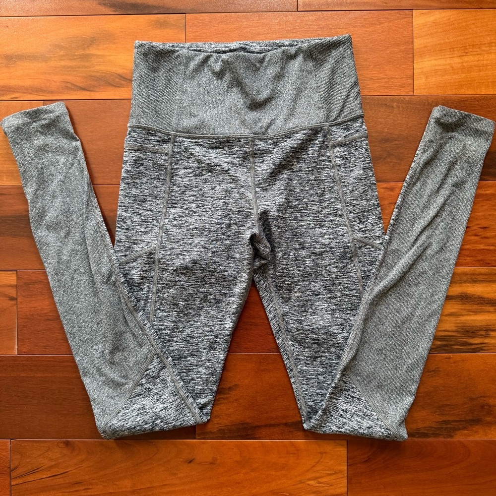 Athleta Stash Pocket Exhale Heel Tight Size Small